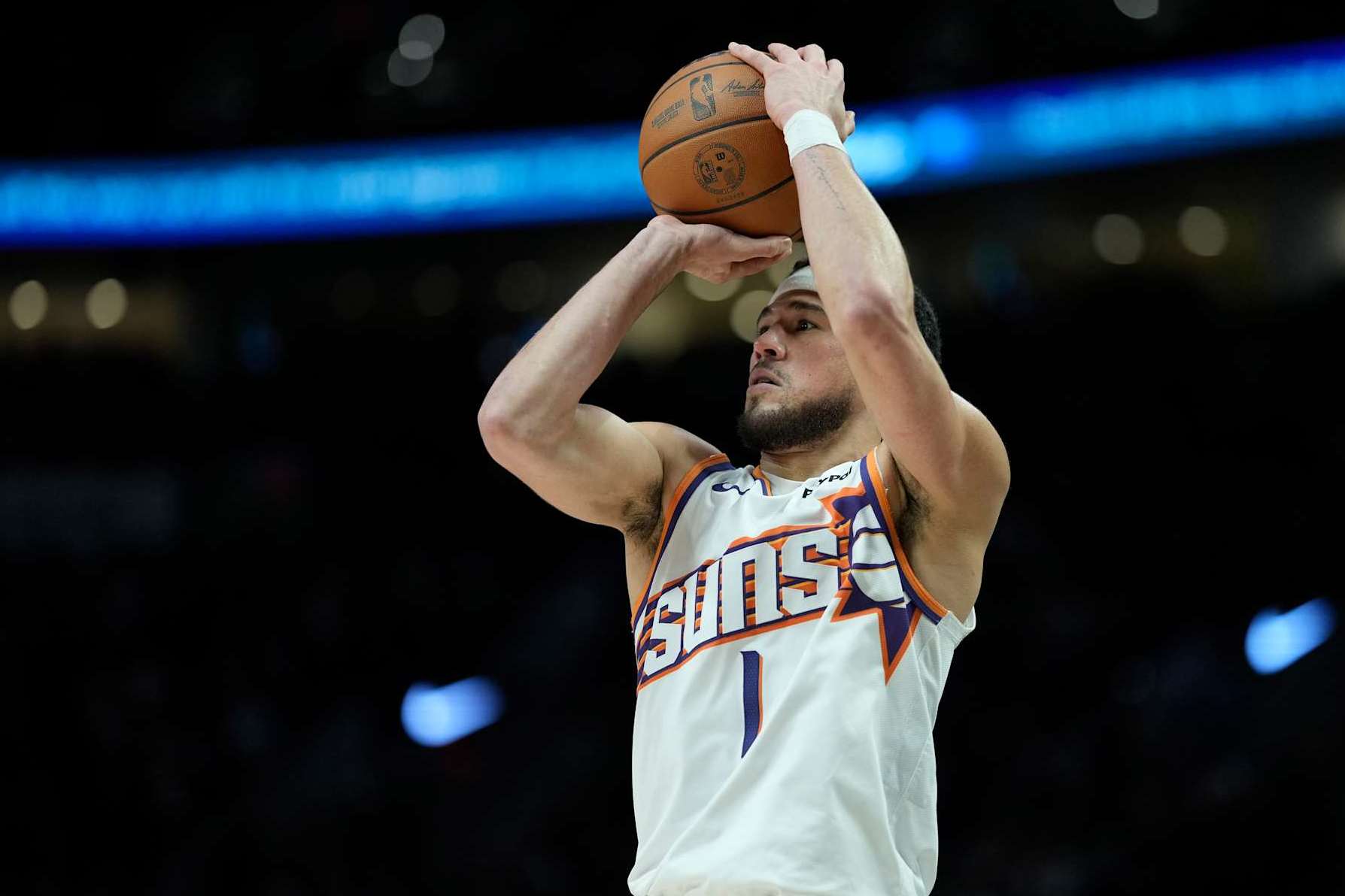 PORTLAND, OREGON - FEBRUARY 03: Devin Booker #1 of the Phoenix Suns breaks the all-time leading scoring record for the Suns during the second half against the Portland Trail Blazers at Moda Center on February 03, 2025 in Portland, Oregon. NOTE TO USER: User expressly acknowledges and agrees that, by downloading and or using this photograph, User is consenting to the terms and conditions of the Getty Images License Agreement. (Photo by Soobum Im/Getty Images)