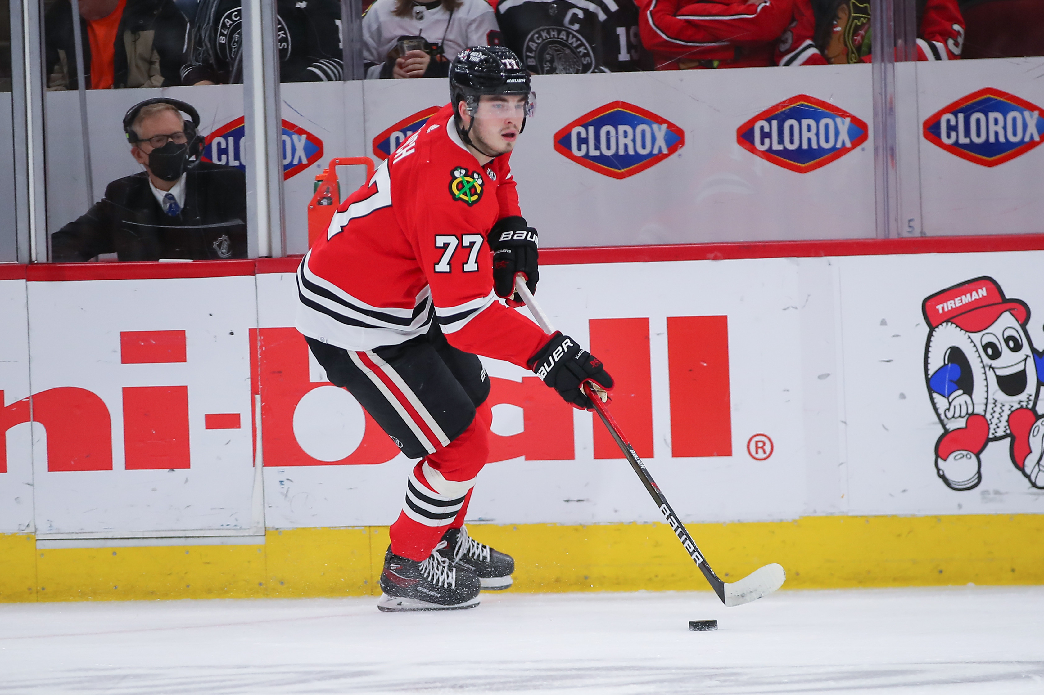 CHICAGO, IL - APRIL 10: Chicago Blackhawks center Kirby Dach (77) skates with the puck in action during a game between the Dallas Stars and the Chicago Blackhawks on April 10, 2022 at the United Center in Chicago, IL. (Photo by Melissa Tamez/Icon Sportswire via Getty Images)