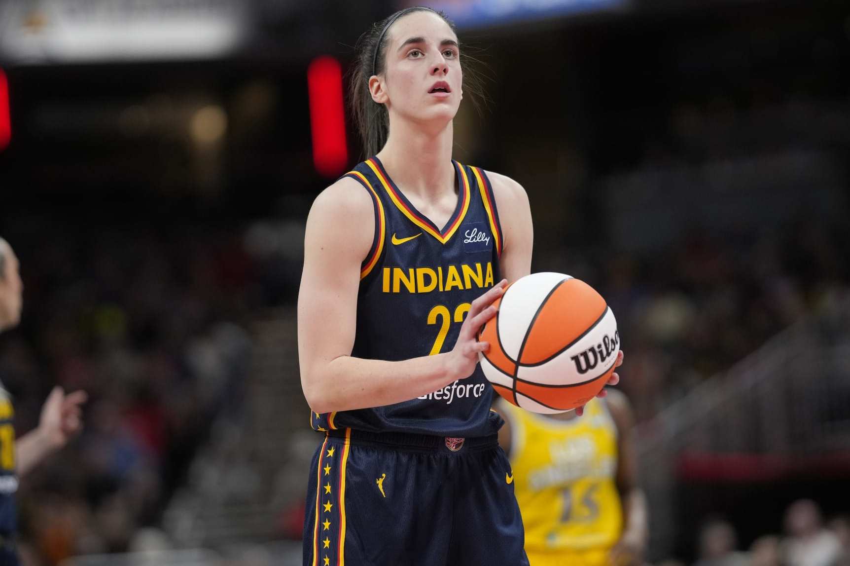 Caitlin Clark’s Career-High 30 Points Wows WNBA Fans as Fever Lose to Brink, Sparks