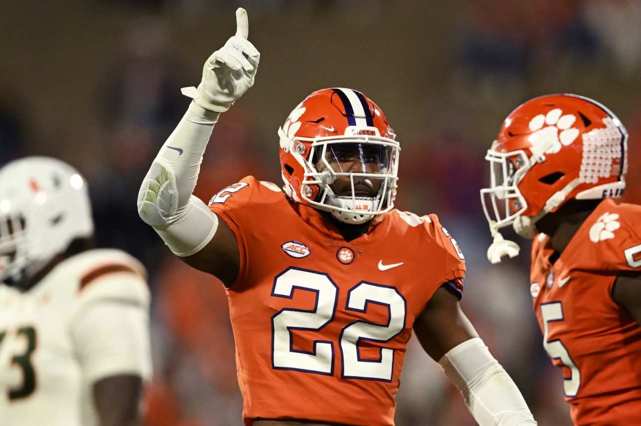 Ravens Select LB Trenton Simpson in Third Round