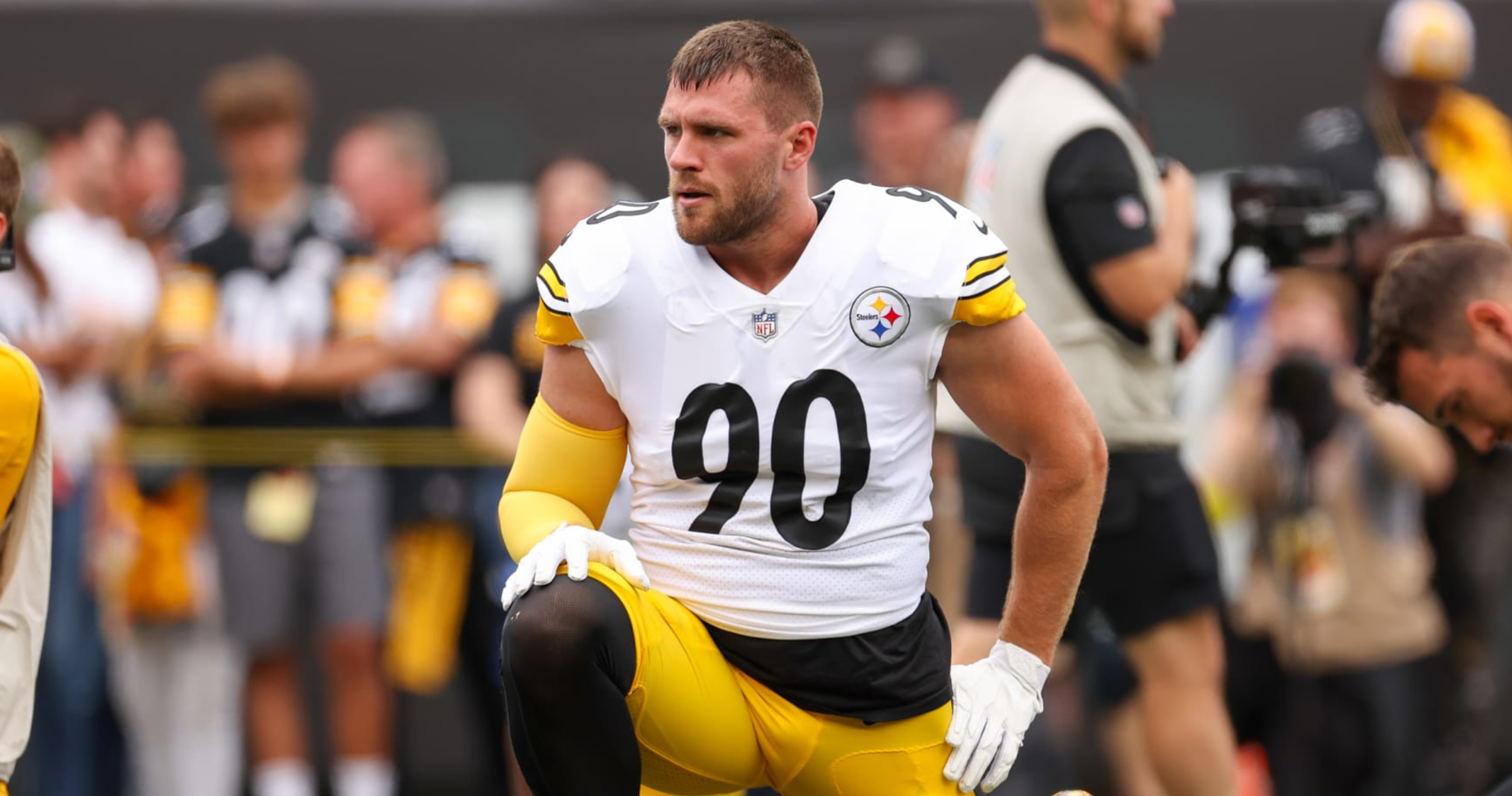 Pittsburgh Steelers linebacker TJ Watt (90) at warmups period