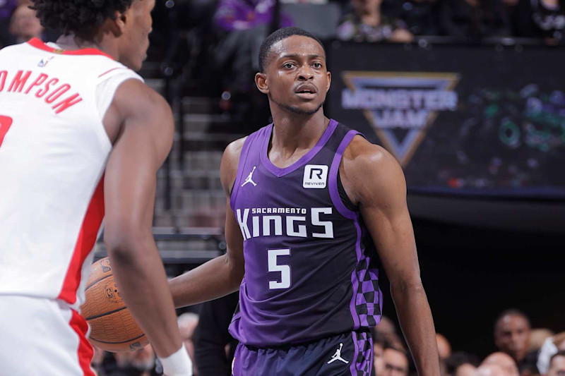 SACRAMENTO, CA - DECEMBER 3: De'Aaron Fox #5 of the Sacramento Kings brings the ball up the court during the game against the Houston Rockets in the NBA Cup on December 3, 2024 at Golden 1 Center in Sacramento, California. NOTE TO USER: User expressly acknowledges and agrees that, by downloading and or using this photograph, User is consenting to the terms and conditions of the Getty Images Agreement. Mandatory Copyright Notice: Copyright 2024 NBAE (Photo by Rocky Widner/NBAE via Getty Images)