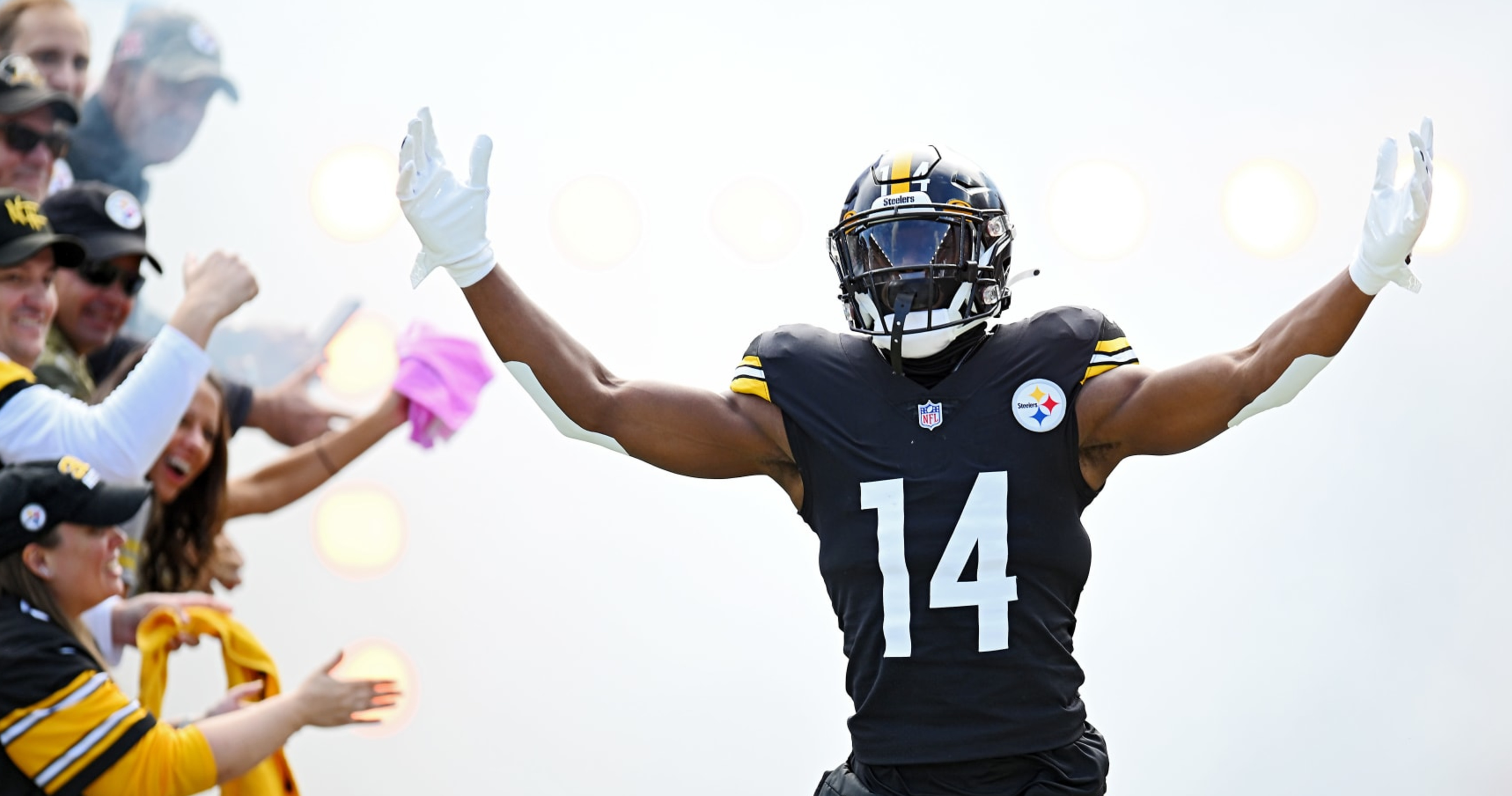 George Pickens, Diontae Johnson's Updated Steelers Fantasy Value After  Claypool Trade, News, Scores, Highlights, Stats, and Rumors