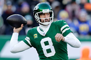 Report: Aaron Rodgers, Jets in Discussion About Future, Decision Could Come This Week