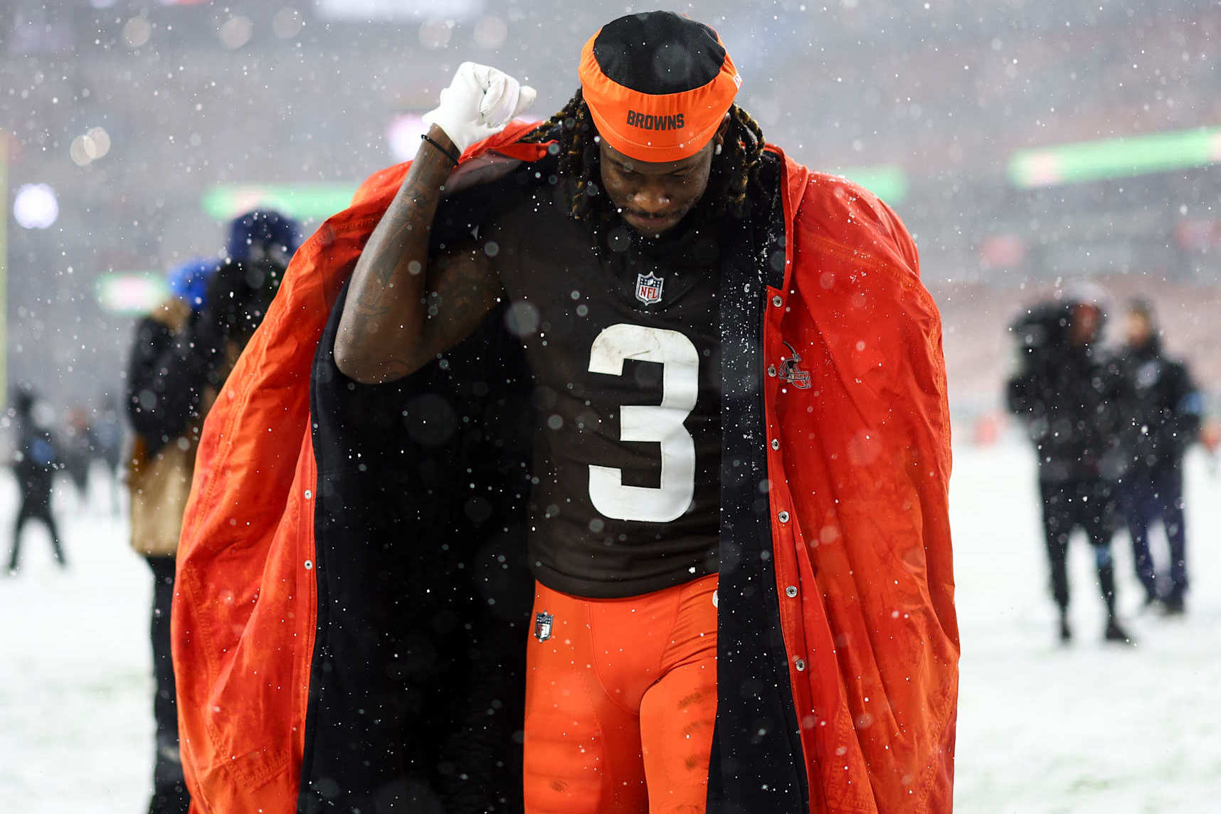 CLEVELAND, OHIO - NOVEMBER 21: Jerry Jeudy #3 of the Cleveland Browns celebrates after an NFL football game against the Pittsburgh Steelers at Huntington Bank Field on November 21, 2024 in Cleveland, Ohio. (Photo by Kevin Sabitus/Getty Images)