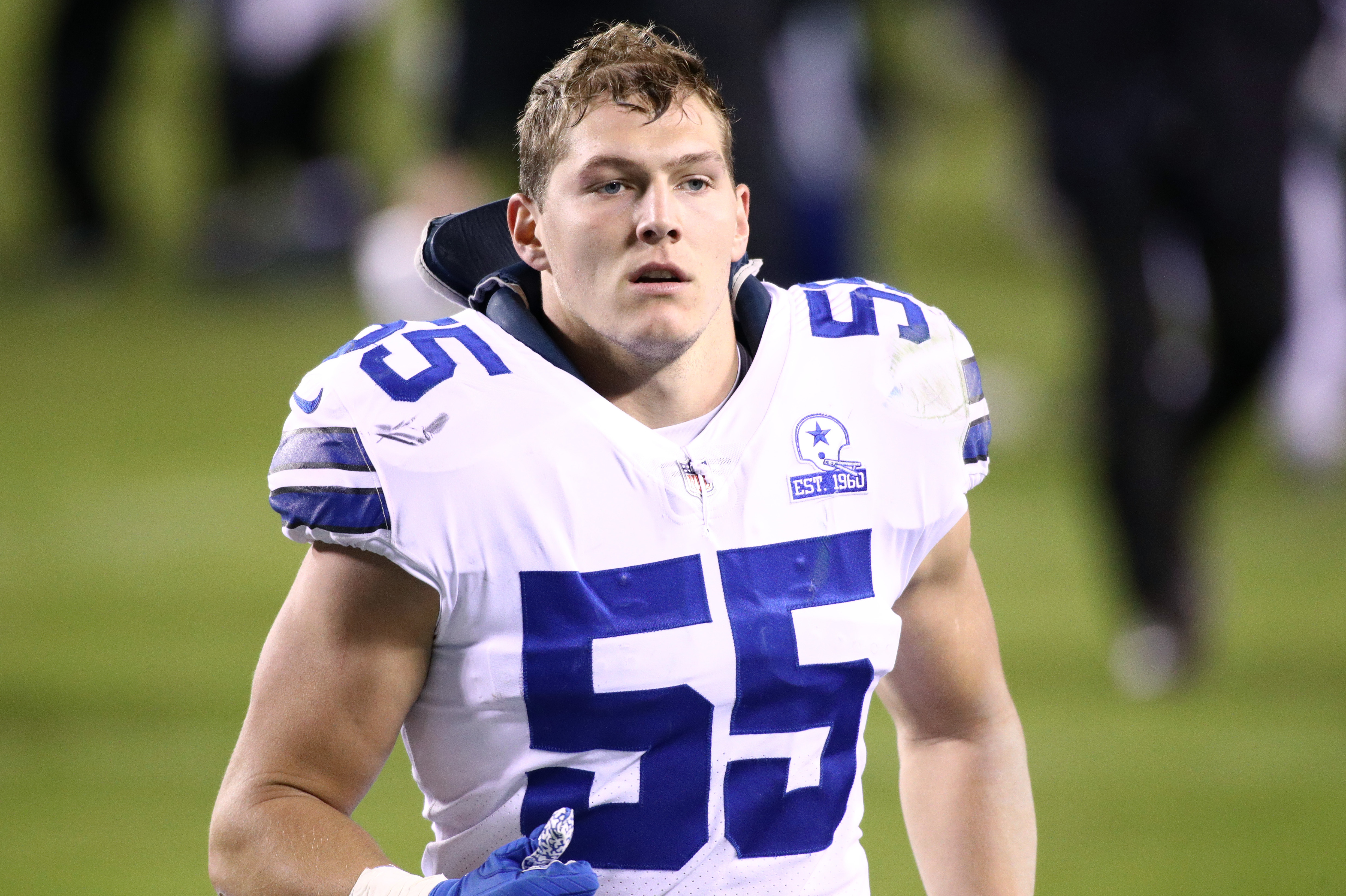 Cowboys linebacker Leighton Vander Esch not available for