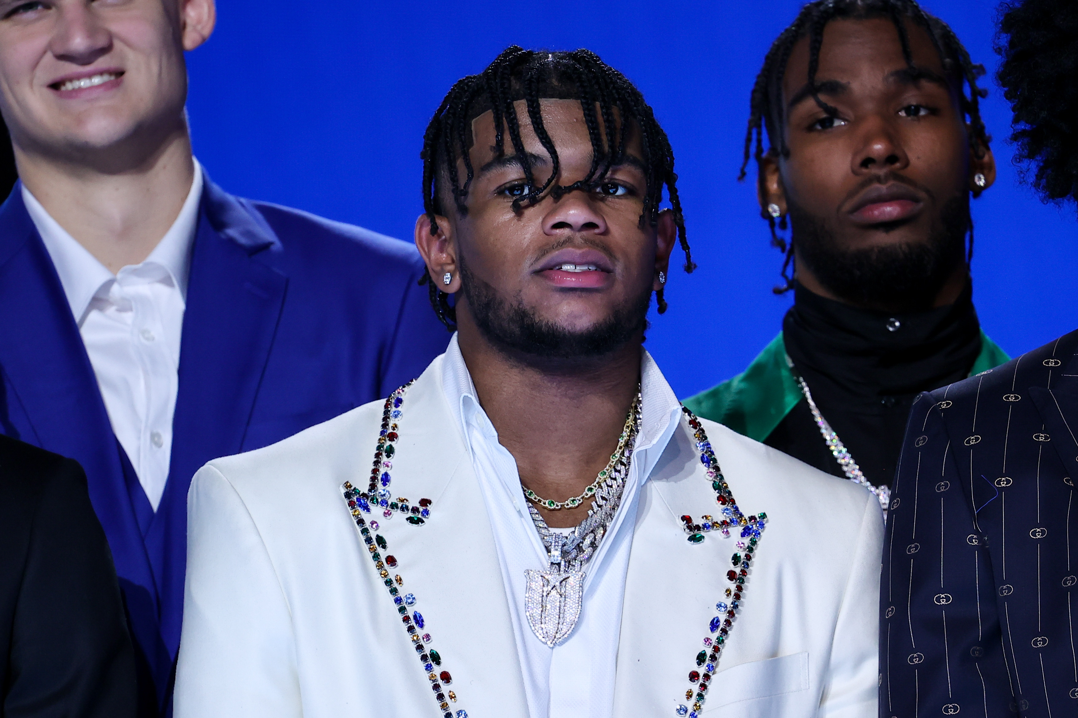 NEW YORK, NY, USA - JUNE 23: Jaden Hardy (C) takes part in a group shot during the 2022 NBA Draft on June 23, 2022 at Barclays Center in Brooklyn, New York City, United States. (Photo by Tayfun Coskun/Anadolu Agency via Getty Images) NEW YORK, NY, USA - JUNE 23: Jaden Hardy (C) takes part in a group shot during the 2022 NBA Draft on June 23, 2022 at Barclays Center in Brooklyn, New York City, United States. (Photo by Tayfun Coskun/Anadolu Agency via Getty Images)