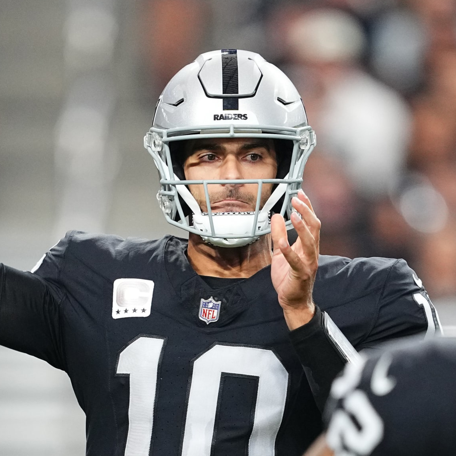 Raiders QB Jimmy Garoppolo Placed in Concussion Protocol After