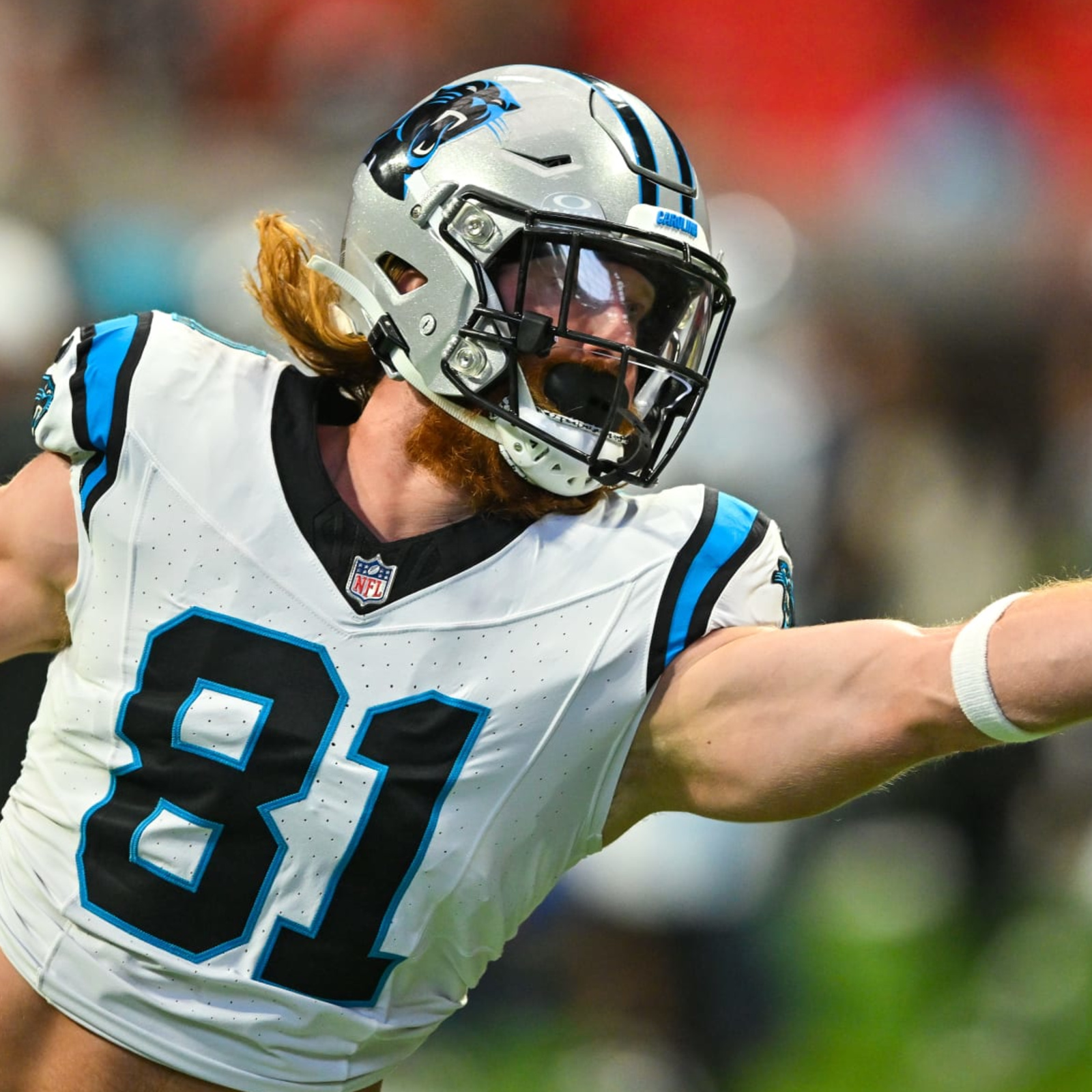 Panthers agree to terms with Hayden Hurst