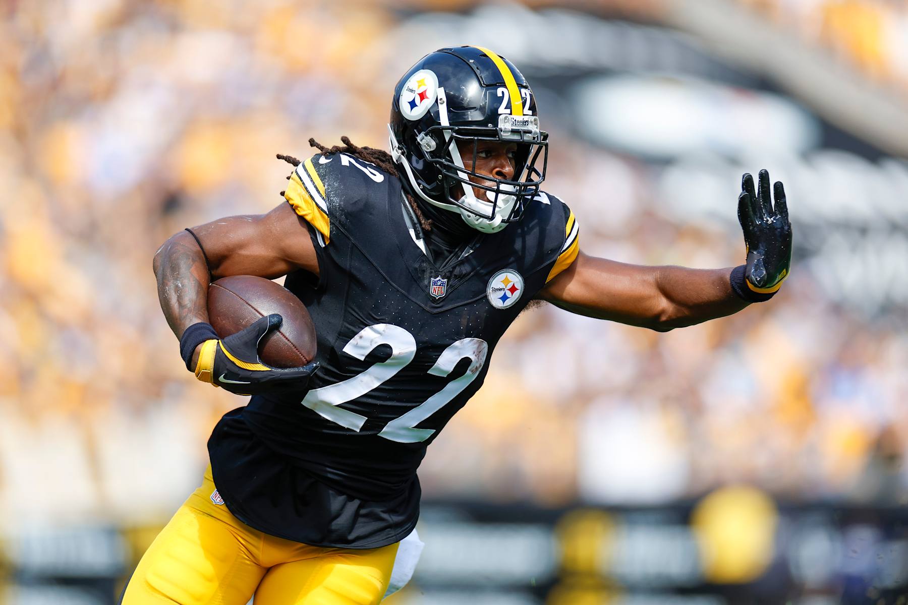 PITTSBURGH, PENNSYLVANIA - SEPTEMBER 22: Najee Harris #22 of the Pittsburgh Steelers runs with the ball in the first half during a game against the Los Angeles Chargers at Acrisure Stadium on September 22, 2024 in Pittsburgh, Pennsylvania. (Photo by Brandon Sloter/Getty Images)