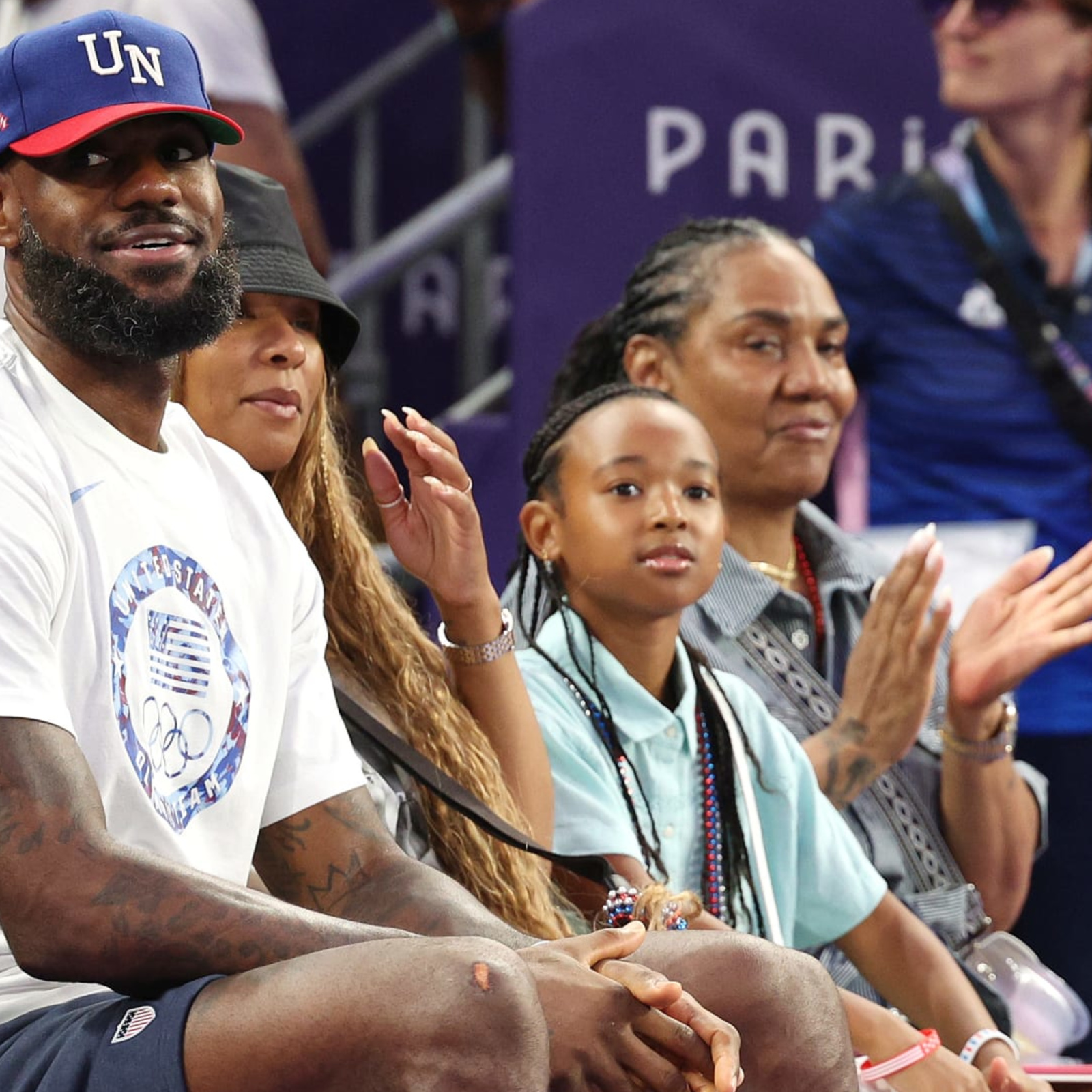 Lebron and his daughter shop