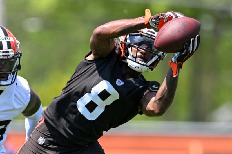 BEREA, OHIO - MAY 31: Elijah Moore #8 of the Cleveland Browns catches a pass during the Cleveland Browns OTAs at CrossCountry Mortgage Campus on May 31, 2023 in Berea, Ohio. (Photo by Nick Cammett/Getty Images)