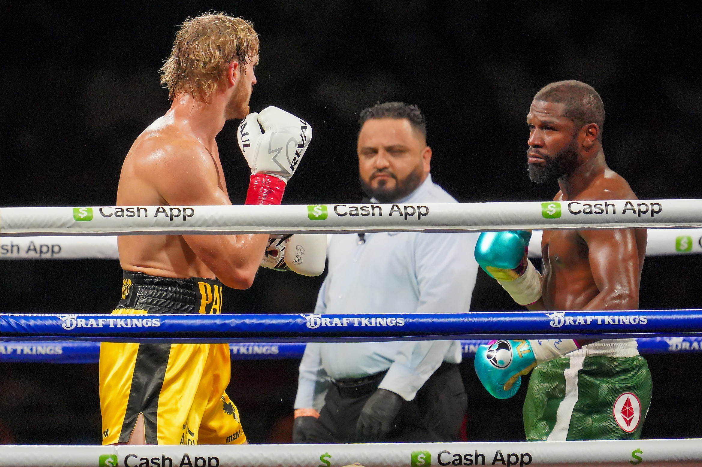 Logan Paul vs. Floyd Mayweather: Who won? What was the score? - Deseret News