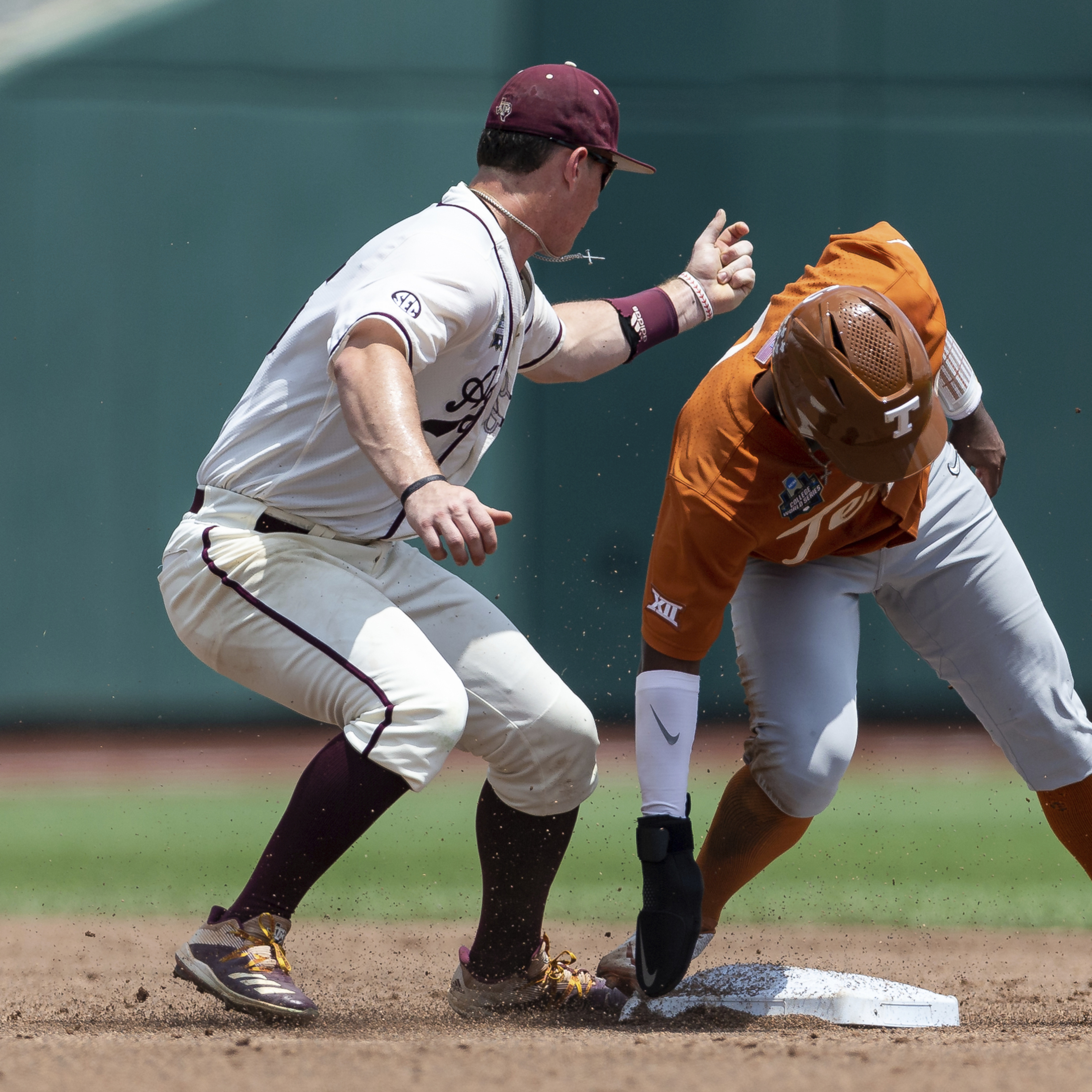 College Baseball World Series 2022: Sunday Scores, Winners and Bracket Results