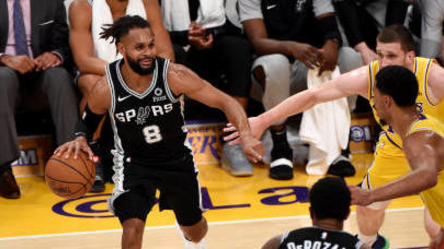 Patty Mills erupts for 21 points on 7-12 shooting in win over Lakers