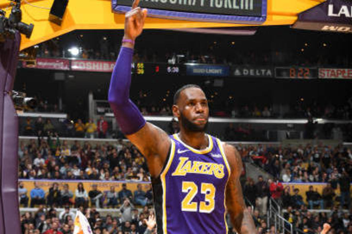 Michael jordan hotsell congratulates lebron