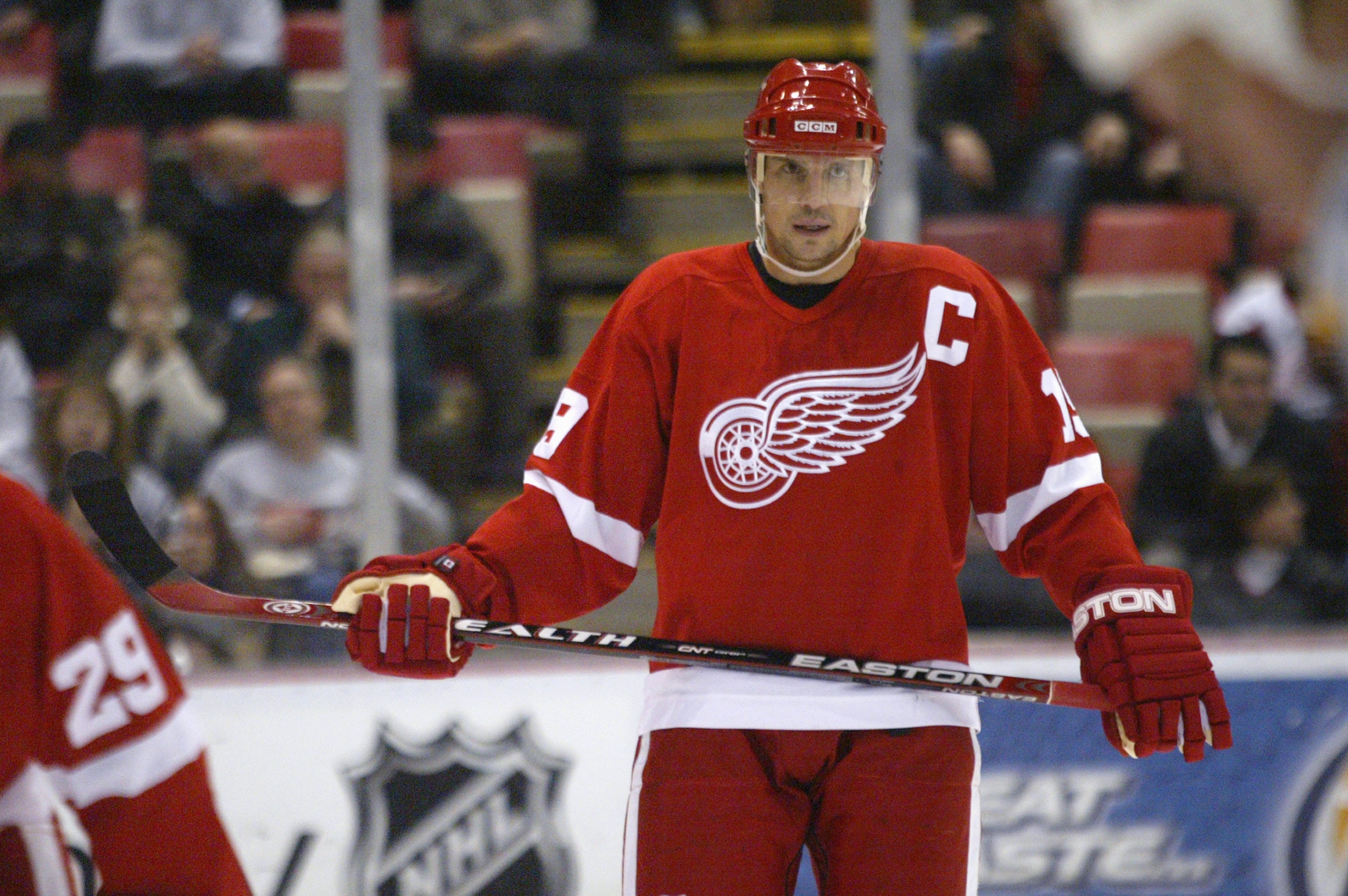 DETROIT - FEBRUARY 8: Steve Yzerman #19 of the Detroit Red Wings looks on against the Nashville Predators at Joe Louis Arena on February 8, 2006 in Detroit, Michigan. The Red Wings won 6-0. (Photo By Dave Sandford/Getty Images)