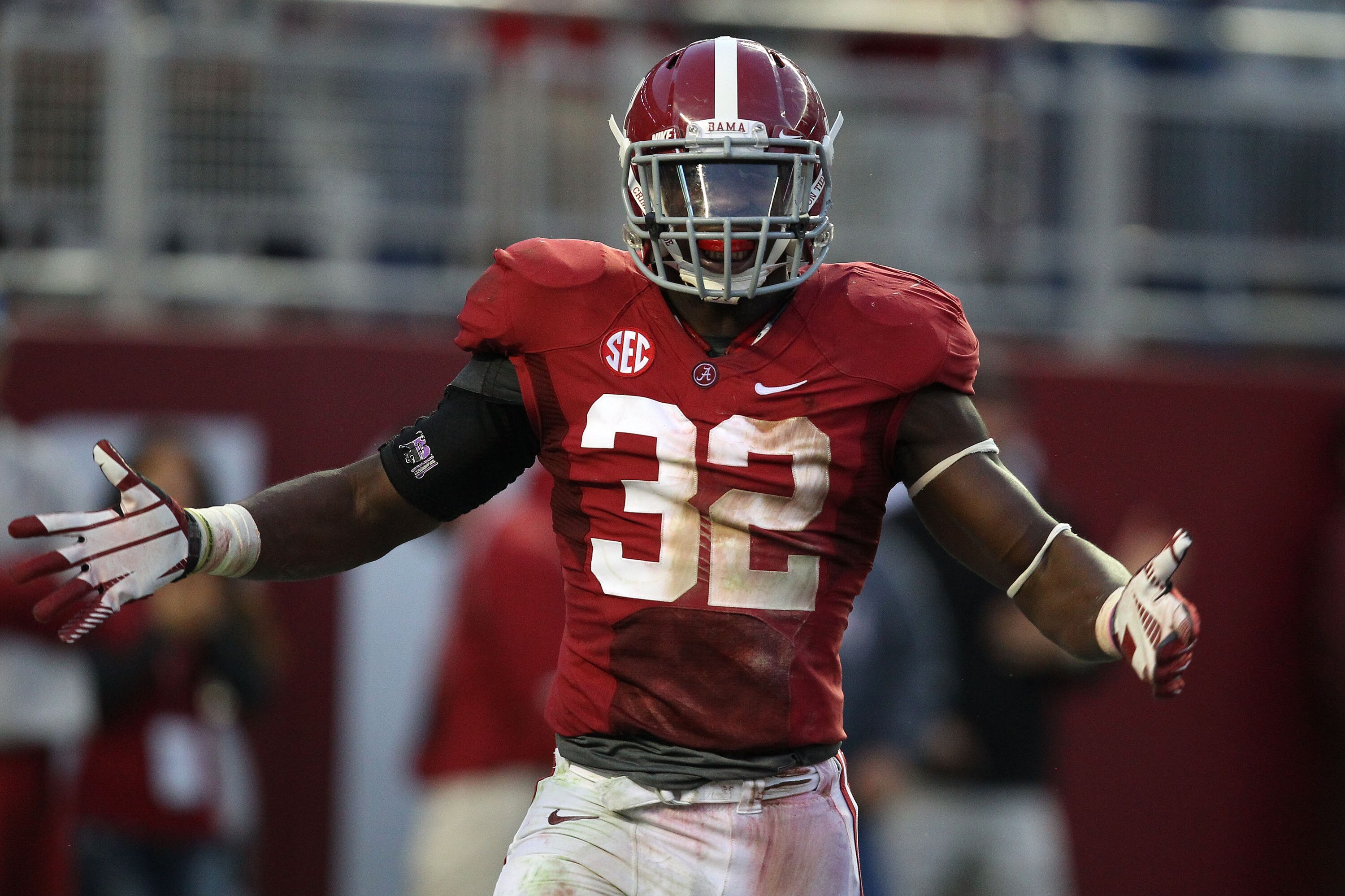 TUSCALOOSA, AL - NOVEMBER 10: Linebacker C.J. Mosley #32 of the Alabama Crimson Tide celebrates during the game against the Texas A&M Aggies at Bryant-Denny Stadium on November 10, 2012 in Tuscaloosa, Alabama. (Photo by Mike Zarrilli/Getty Images)