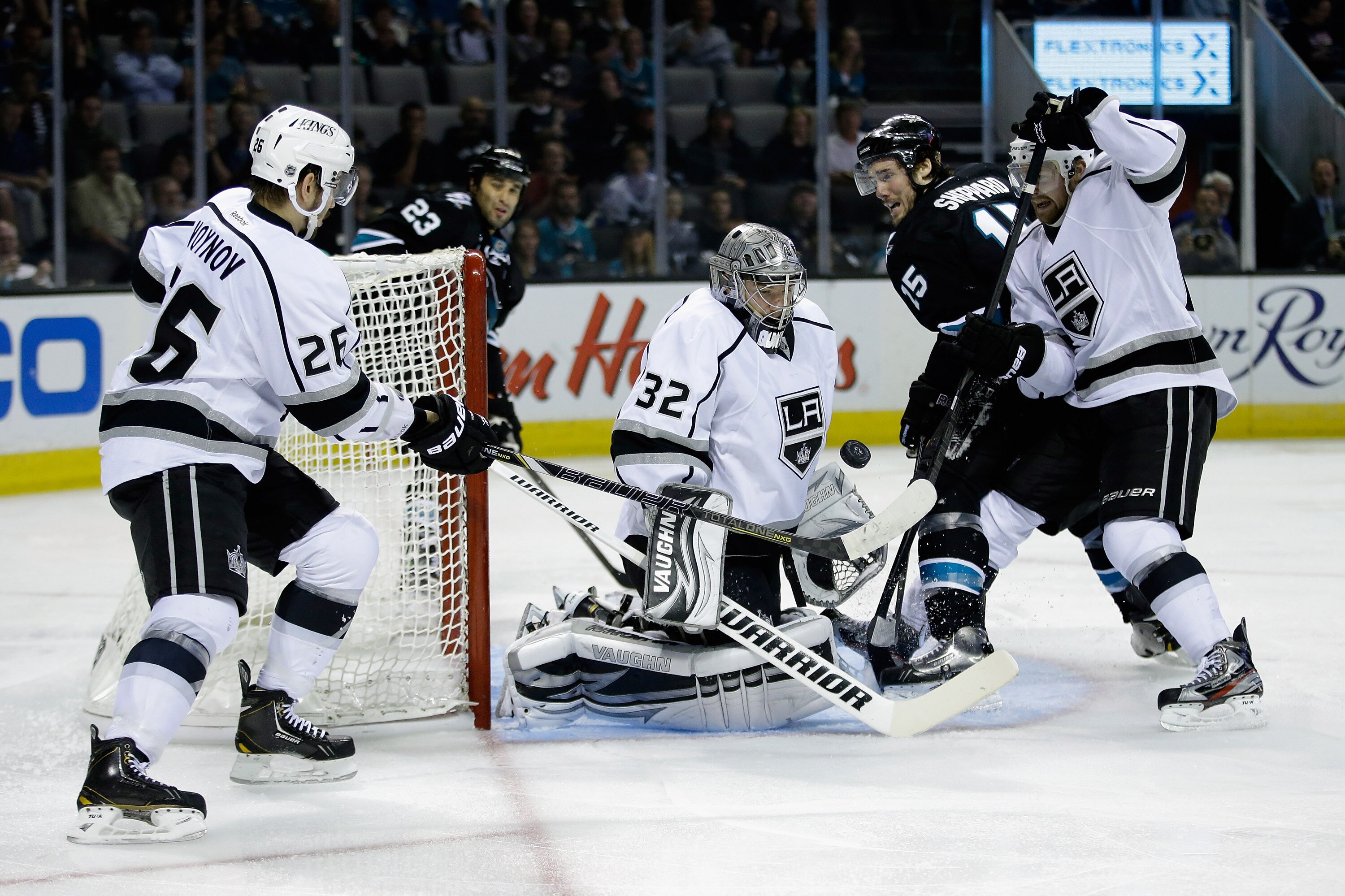 SAN JOSE, CA - MAY 26: Jonathan Quick #32 of the Los Angeles Kings makes a save in the second period of their game against the San Jose Sharks during Game Six of the Western Conference Semifinals during the 2013 Stanley Cup Playoffs at HP Pavilion on May 26, 2013 in San Jose, California. (Photo by Ezra Shaw/Getty Images)