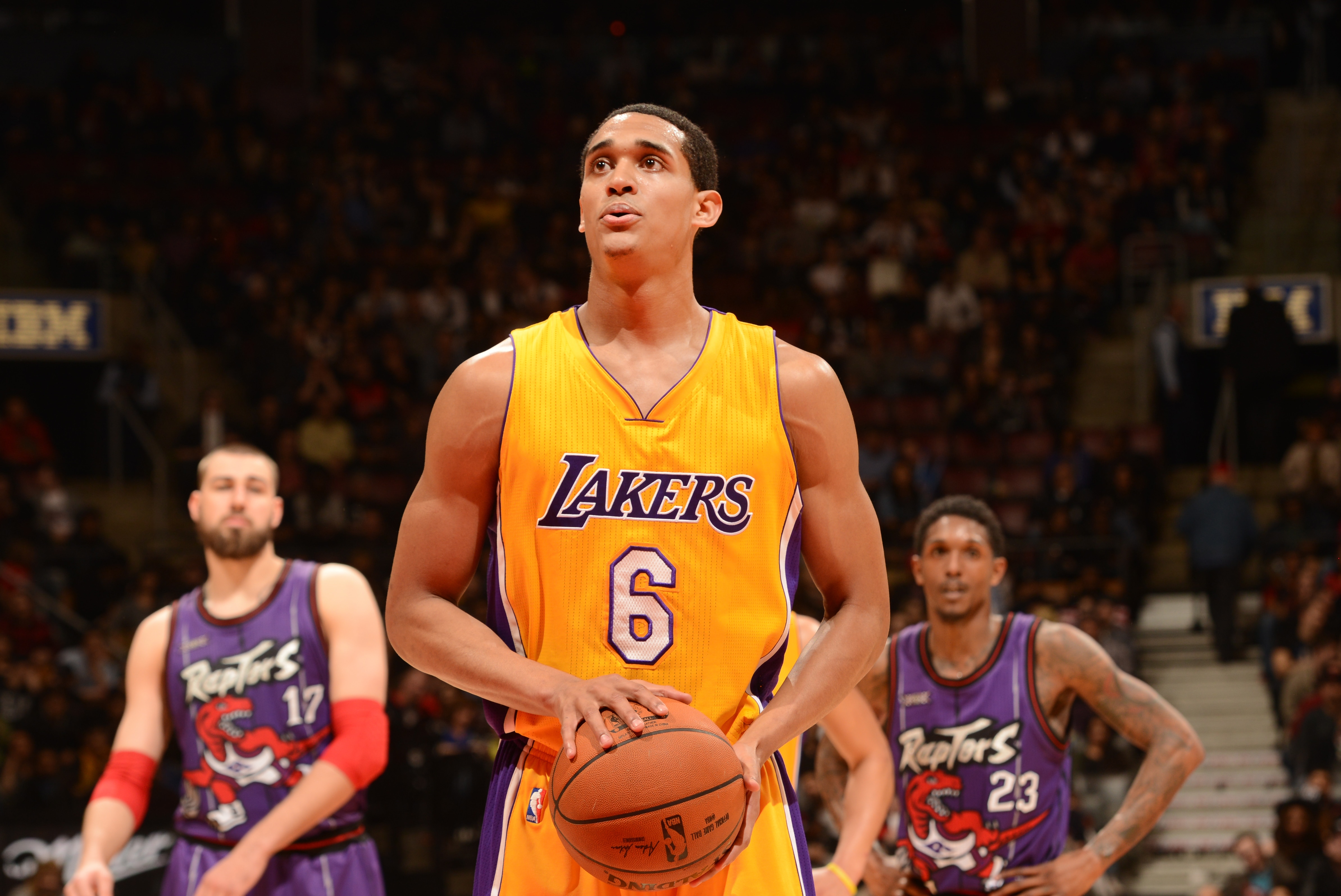 TORONTO, CAN - MARCH 27: Jordan Clarkson #6 of the Los Angeles Lakers shoots against the Toronto Raptors during the game on March 27, 2015 at Verizon Center in Toronto, Canada. NOTE TO USER: User expressly acknowledges and agrees that, by downloading and/or using this photograph, User is consenting to the terms and conditions of the Getty Images License Agreement. Mandatory Copyright Notice: Copyright 2015 NBAE (Photo by Ron Turenne/NBAE via Getty Images)