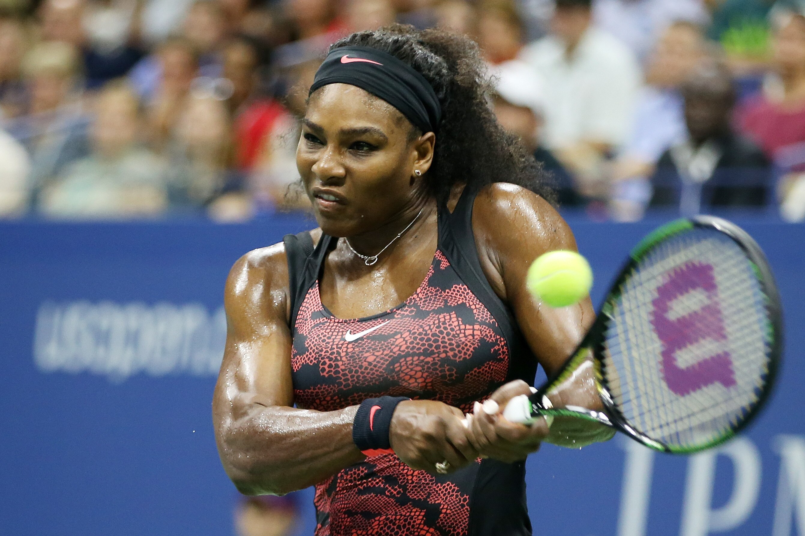 NEW YORK, NY - SEPTEMBER 08:  Serena Williams of the United States returns a shot to Venus Williams of the United States during their Women's Singles Quarterfinals match on Day Nine of the 2015 US Open at the USTA Billie Jean King National Tennis Center on September 8, 2015 in the Flushing neighborhood of the Queens borough of New York City.  (Photo by Matthew Stockman/Getty Images)