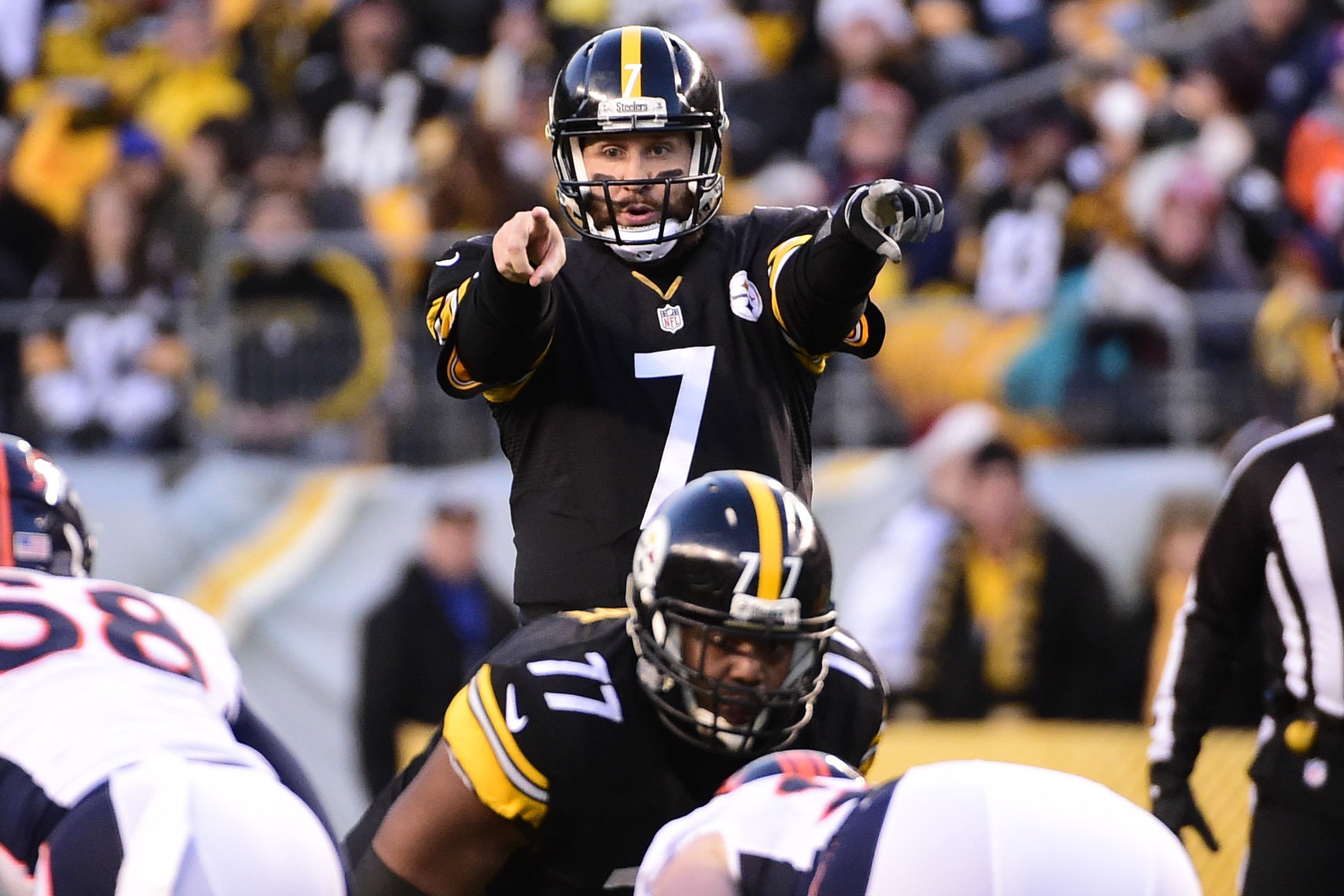 Ben Roethlisberger and the Pittsburgh Steelers are top Week 16 favorites.