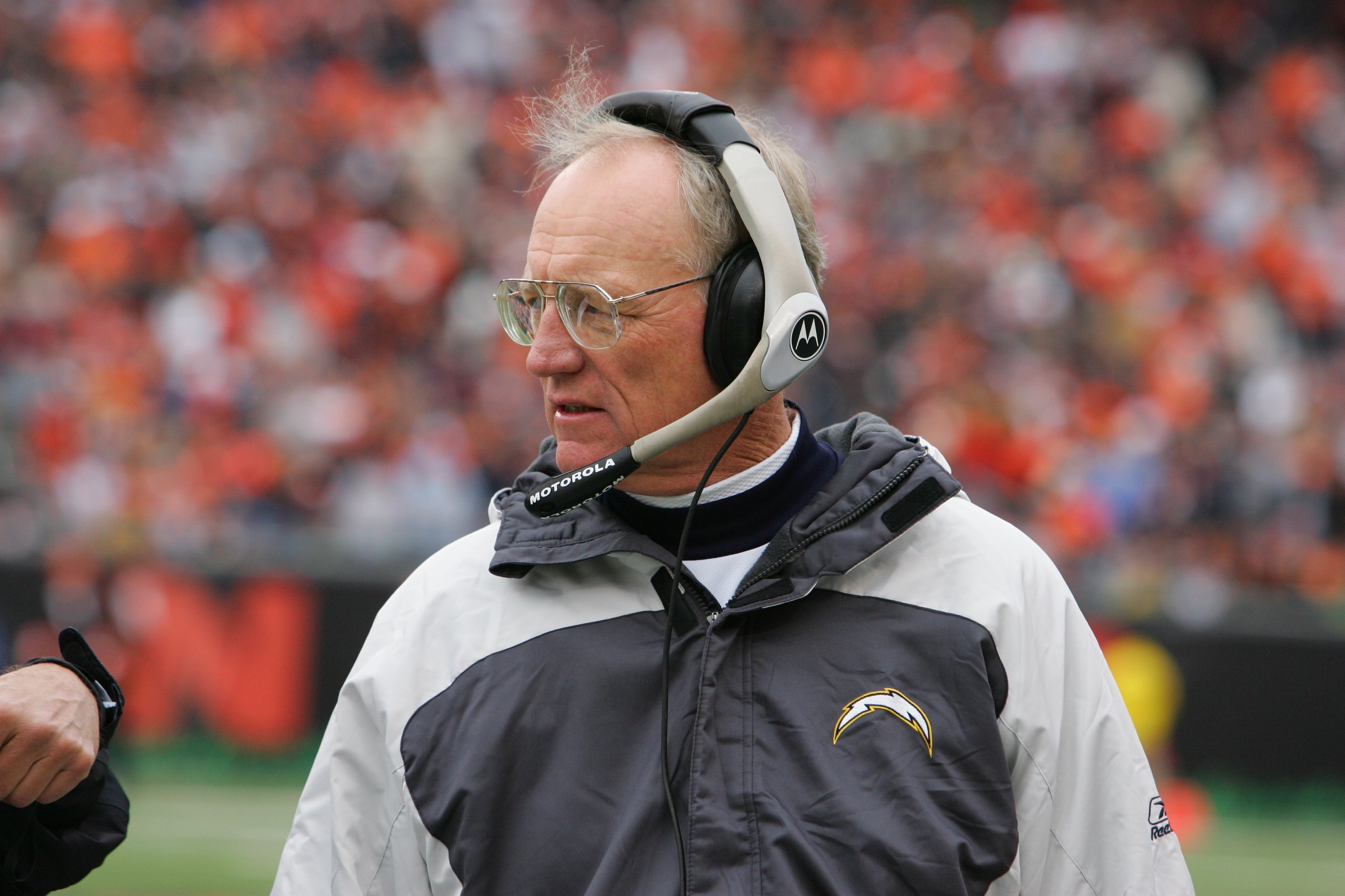 CINCINNATI - NOVEMBER 12: Head coach Marty Schottenheimer of the San Diego Chargers during the game against the Cincinnati Bengals on November 12, 2006 at Paul Brown Stadium in Cincinnati, Ohio. The Chargers defeated the Bengals 49-41. (Photo by Jim McIsaac/Getty Images)