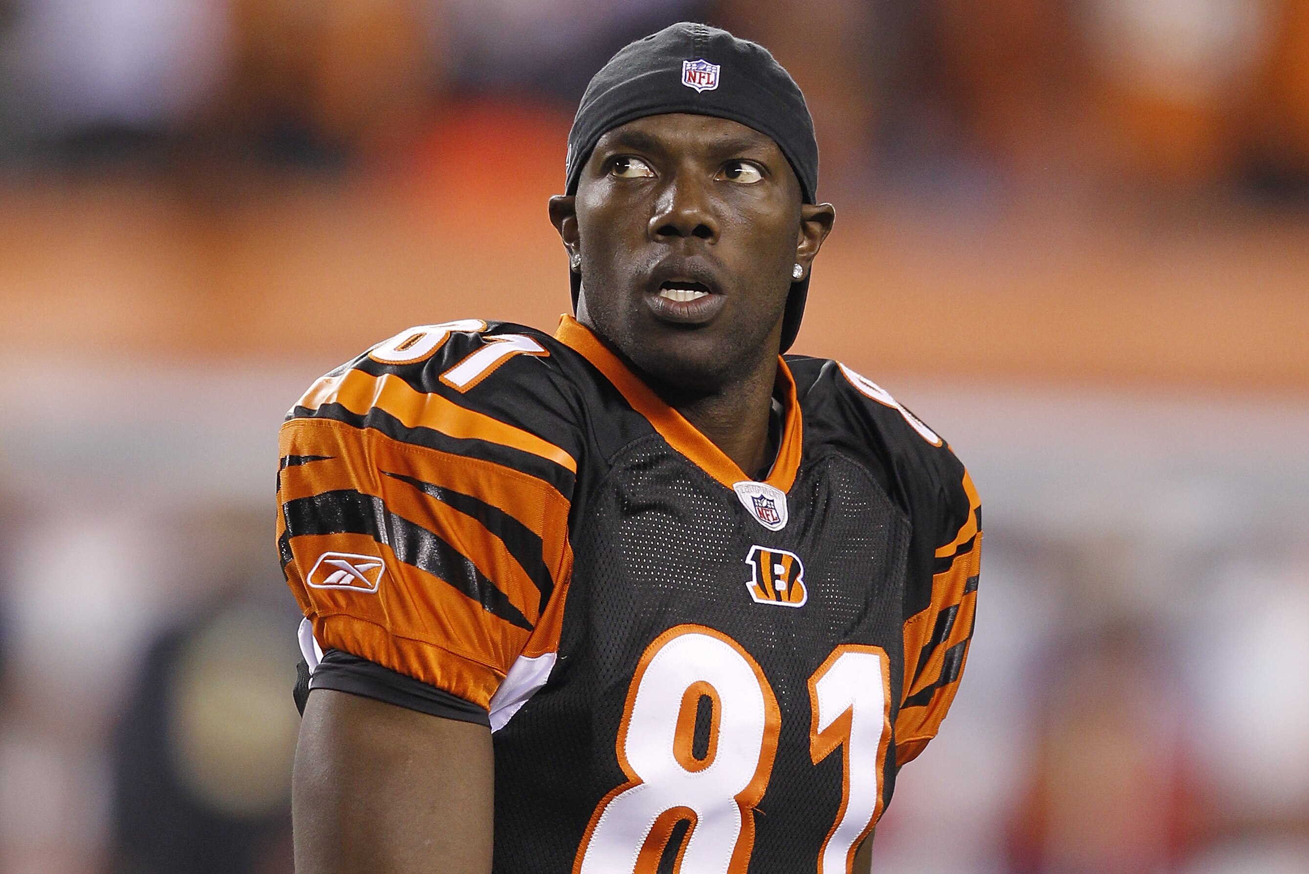 CINCINNATI, OH - NOVEMBER 8: Terrell Owens #81 of the Cincinnati Bengals looks on during the game against the Pittsburgh Steelers at Paul Brown Stadium on November 8, 2010 in Cincinnati, Ohio. The Steelers beat the Bengals 27-21. (Photo by Joe Robbins/Getty Images)