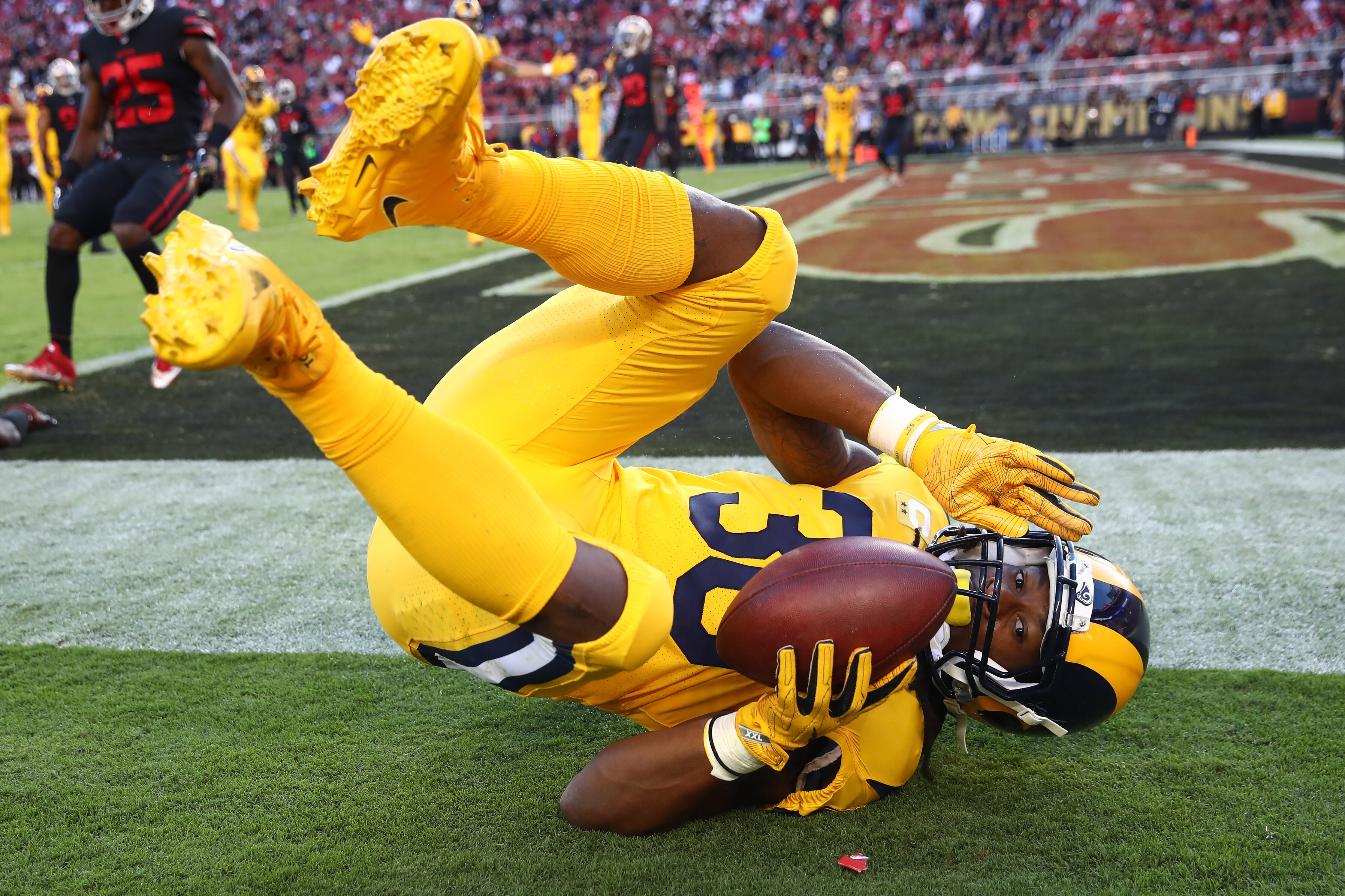 SANTA CLARA, CA - SEPTEMBER 21: Todd Gurley #30 of the Los Angeles Rams scores a touchdown against the San Francisco 49ers during their NFL game at Levi's Stadium on September 21, 2017 in Santa Clara, California. (Photo by Ezra Shaw/Getty Images)