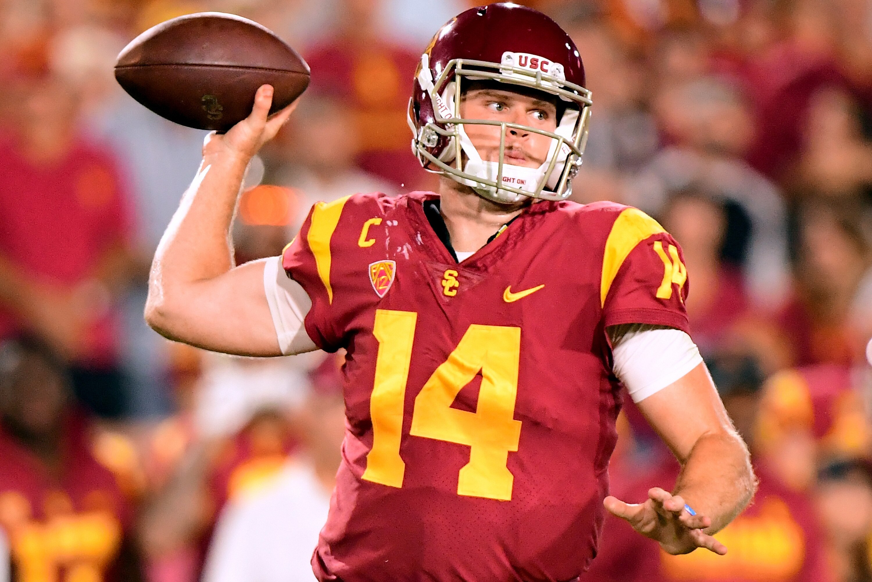LOS ANGELES, CA - SEPTEMBER 16:  Sam Darnold #14 of the USC Trojans makes a pass during the fourth quarter against the Texas Longhorns at Los Angeles Memorial Coliseum on September 16, 2017 in Los Angeles, California.  (Photo by Harry How/Getty Images)