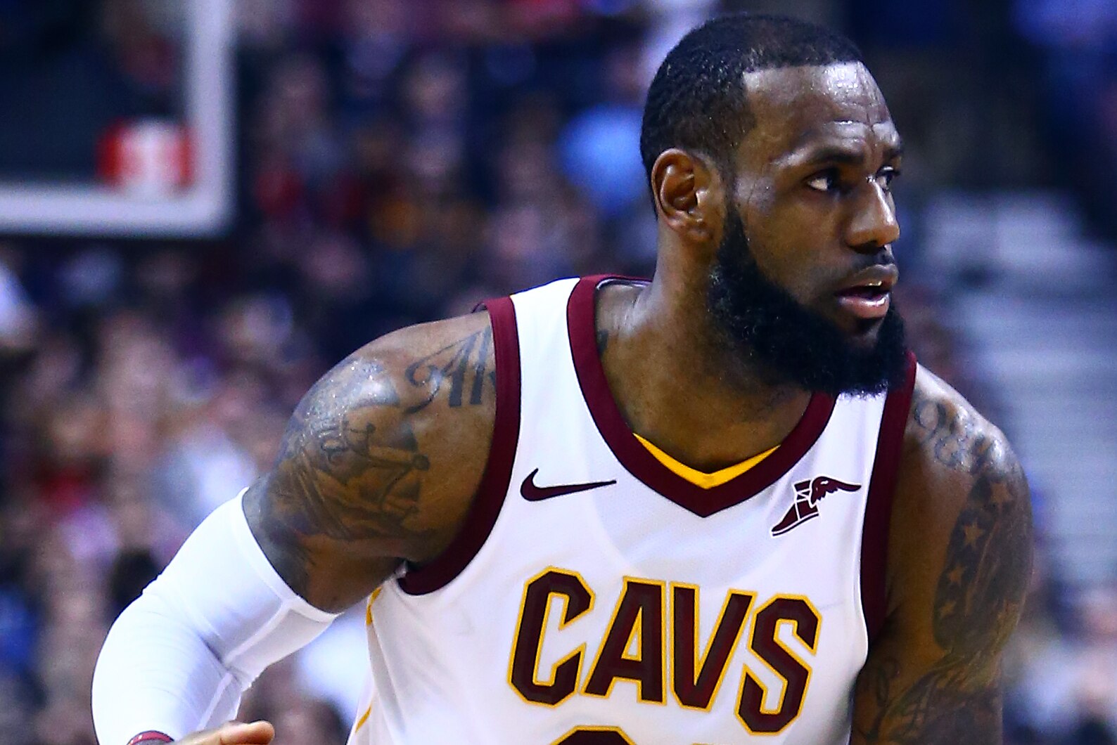 TORONTO, ON - JANUARY 11: Lebron James #23 of the Cleveland Cavaliers dribbles the ball during to the first half of an NBA game against the Toronto Raptors at Air Canada Centre on January 11, 2018 in Toronto, Canada. NOTE TO USER: User expressly acknowledges and agrees that, by downloading and or using this photograph, User is consenting to the terms and conditions of the Getty Images License Agreement. (Photo by Vaughn Ridley/Getty Images)