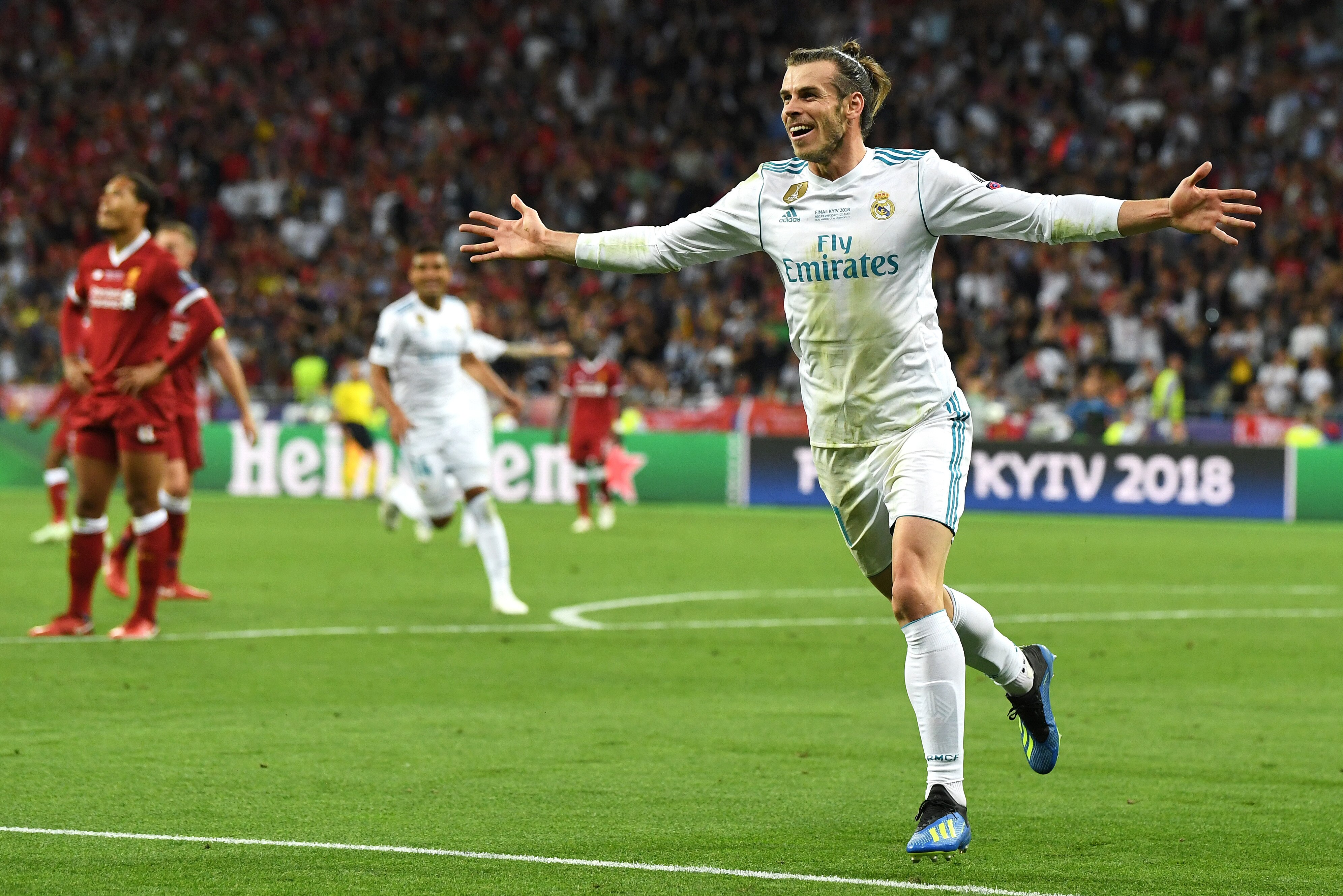 KIEV, UKRAINE - MAY 26: Gareth Bale of Real Madrid celebrates scoring his sides third goal, his second, during the UEFA Champions League Final between Real Madrid and Liverpool at NSC Olimpiyskiy Stadium on May 26, 2018 in Kiev, Ukraine. (Photo by David Ramos/Getty Images)