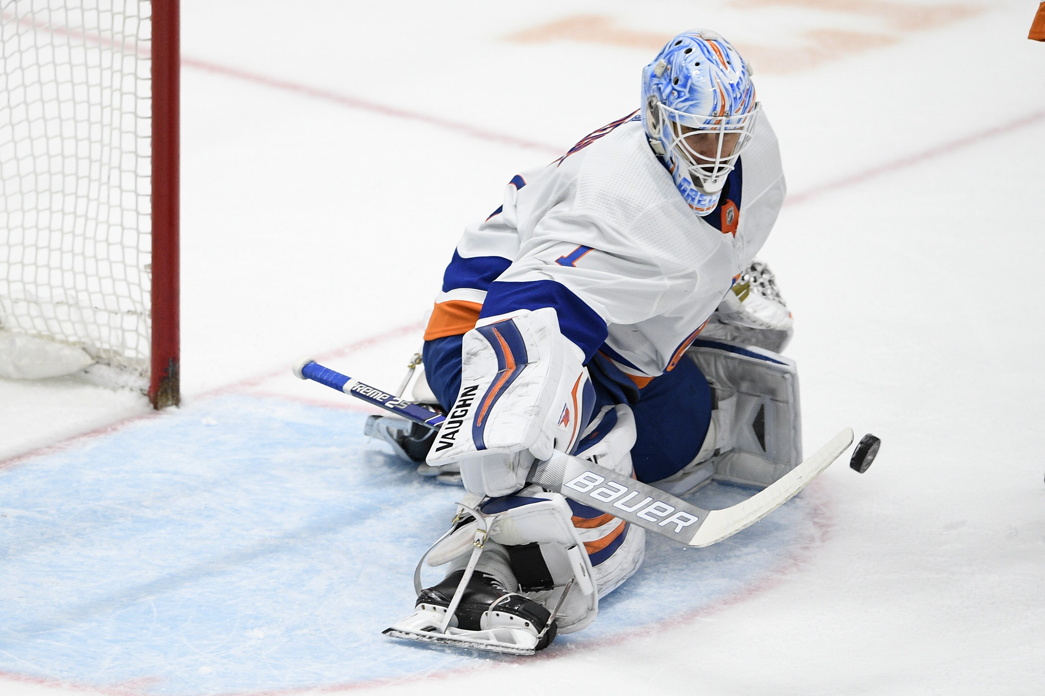 Thomas Greiss and the Islanders shut out the Flyers in Game 7.