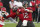 En esta imagen del domingo 29 de noviembre de 2020, el quarterback de los Buccaneers de Tampa Bay Tom Brady lanza un pase en la primera mitad del juego ante los Chiefs de Kansas City en Tampa Bay. (AP Foto/Mark LoMoglio, Archivo)