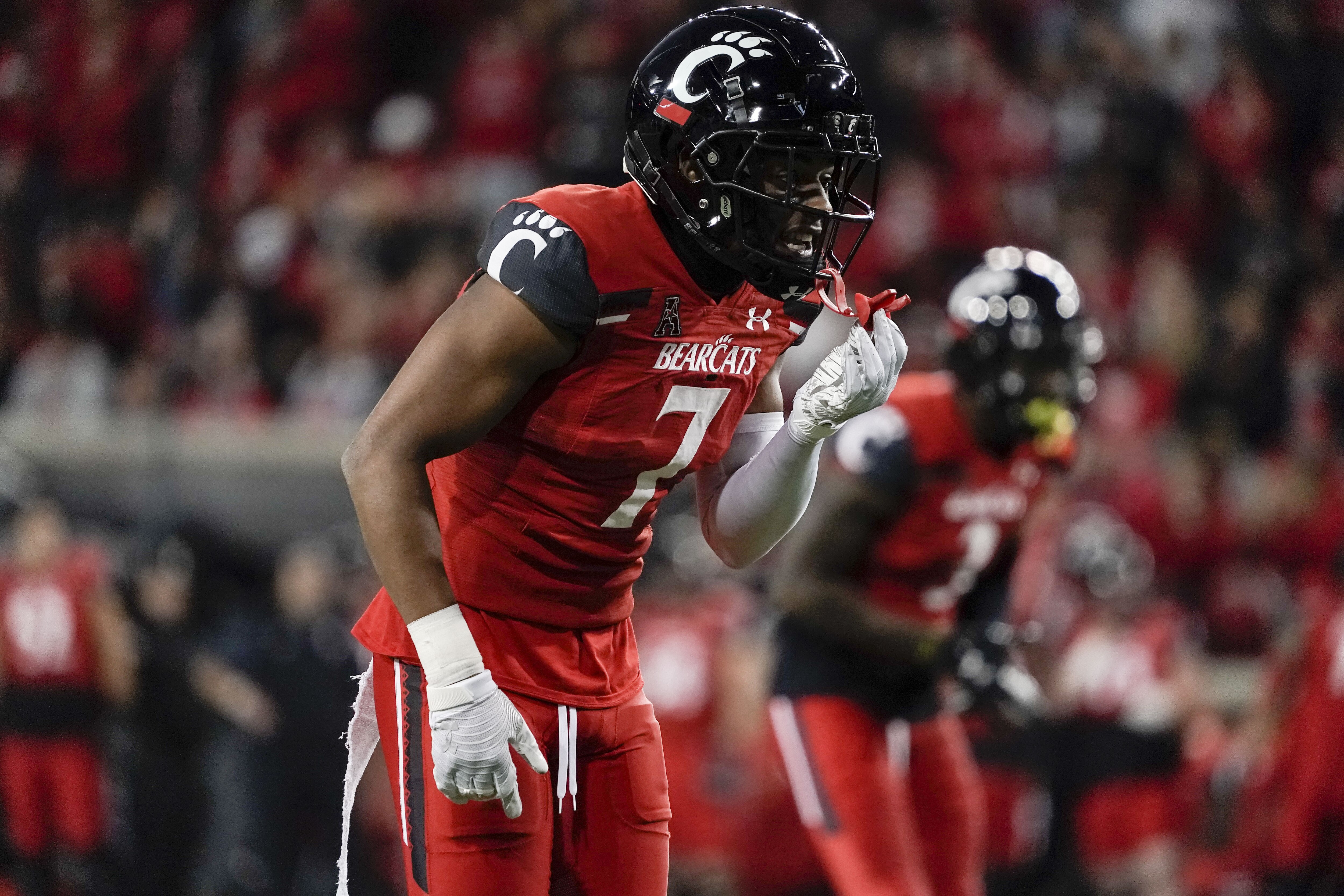 Cincinnati Bearcats cornerback Coby Bryant (7) plays during the second half of an NCAA college football game against Tulsa Saturday, Nov. 6, 2021, in Cincinnati. (AP Photo/Jeff Dean)