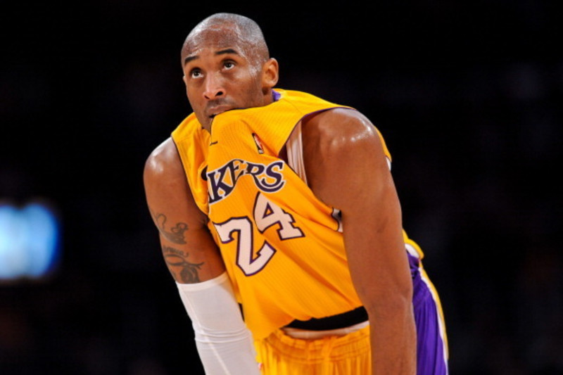 LA Lakers give away 20,000 free Kobe Bryant jerseys as they return