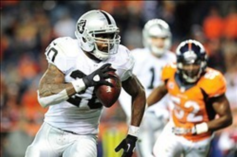 Oakland's Darren McFadden runs wild in Jaguars' victory