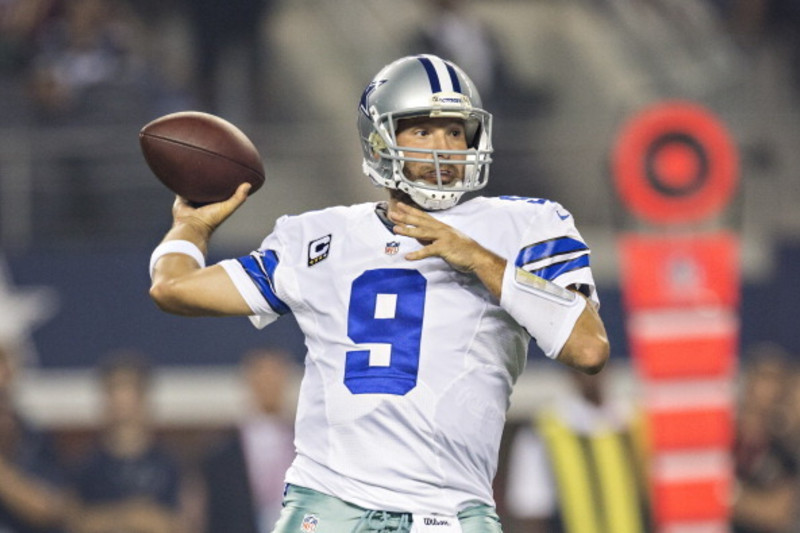 Dallas Cowboys quarterback Tony Romo (9) runs out of the pocket looking to  pass against the New York Giants in the fourth quarter in week 1 of the NFL  season at MetLife Stadium in East Rutherford, New Jersey on September 5,  2012. UPI/Rich Kane Stock