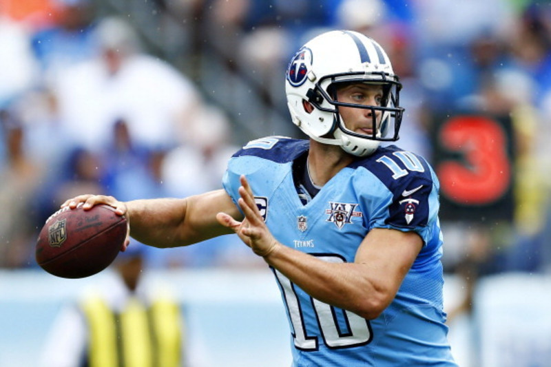 Titans QB Jake Locker has sprained hip, might only miss three