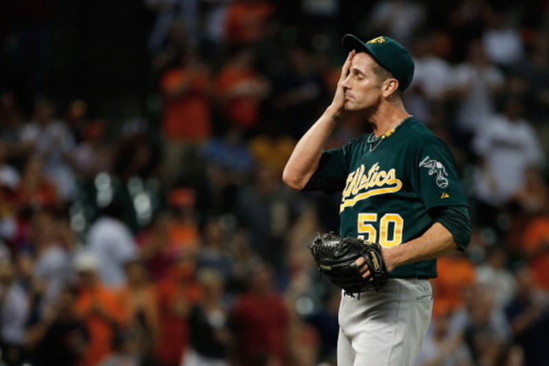 Oakland Athletics: Pros and Cons of Re-Signing Grant Balfour