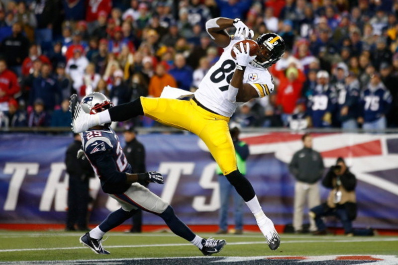 Pittsburgh Steelers' Jerricho Cotchery scores a touchdown during the NFL  International Series match at Wembley Stadium, London Stock Photo - Alamy