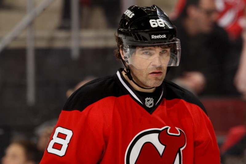 Jaromir Jagr becomes oldest player to record hat trick to lead Devils over  Flyers, 5-2 – New York Daily News