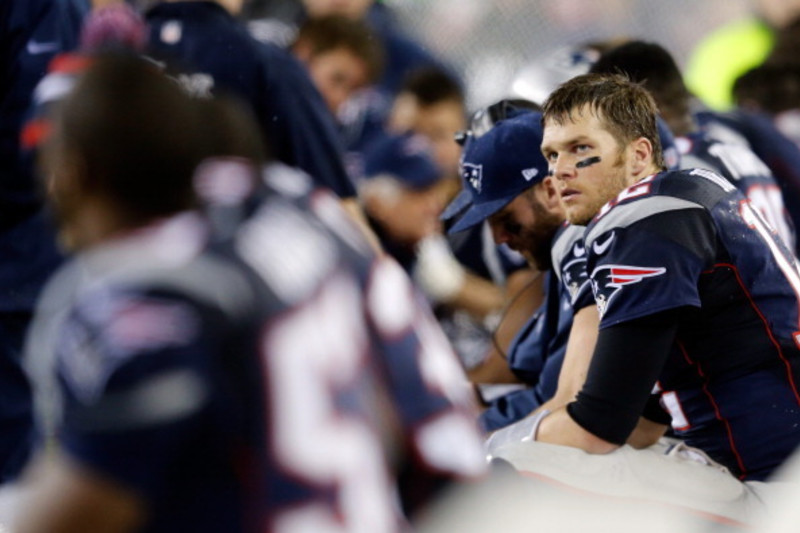 Brady Outplays Luck, Patriots Rout Colts 59-24