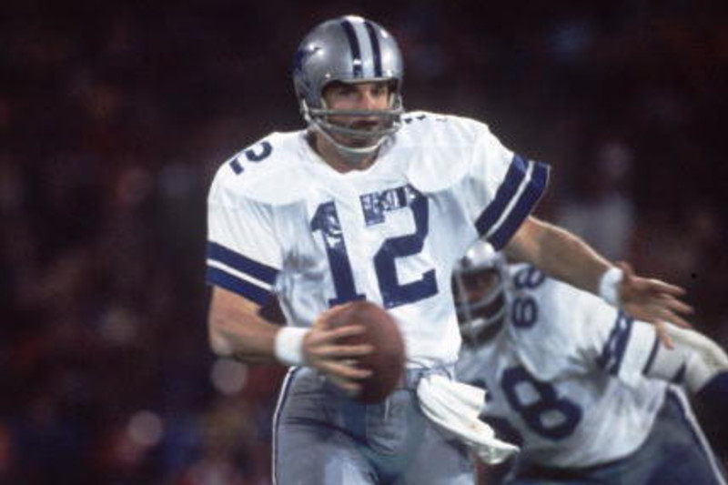 Quarterback Troy Aikman of the Dallas Cowboys talks to Roger Staubach  News Photo - Getty Images