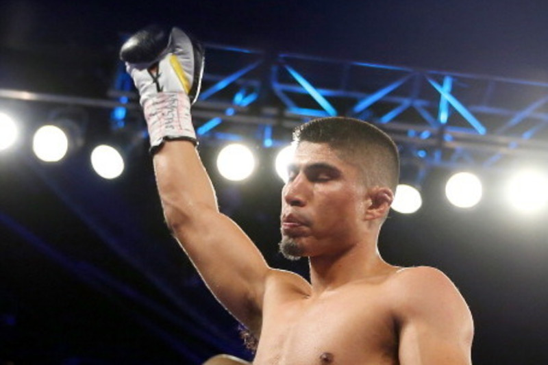 Mikey Garcia Shows Off Bulked Up Physique, Looking Muscular