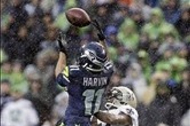 Percy Harvin Autographed Seahawks 16x20 Super Bowl Run Photo- JSA