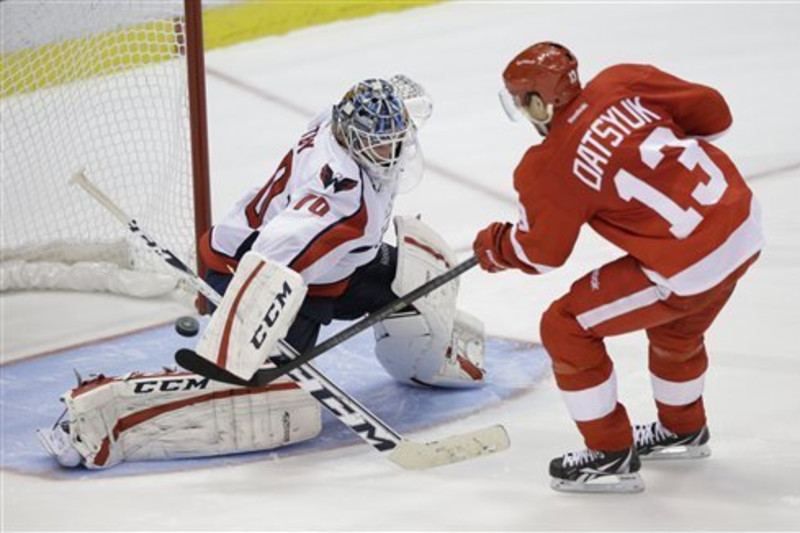 Red Wings' Todd Bertuzzi trying to avoid back surgery, has no idea