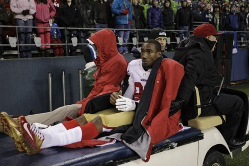 49ers LB Navorro Bowman suffers gruesome knee injury