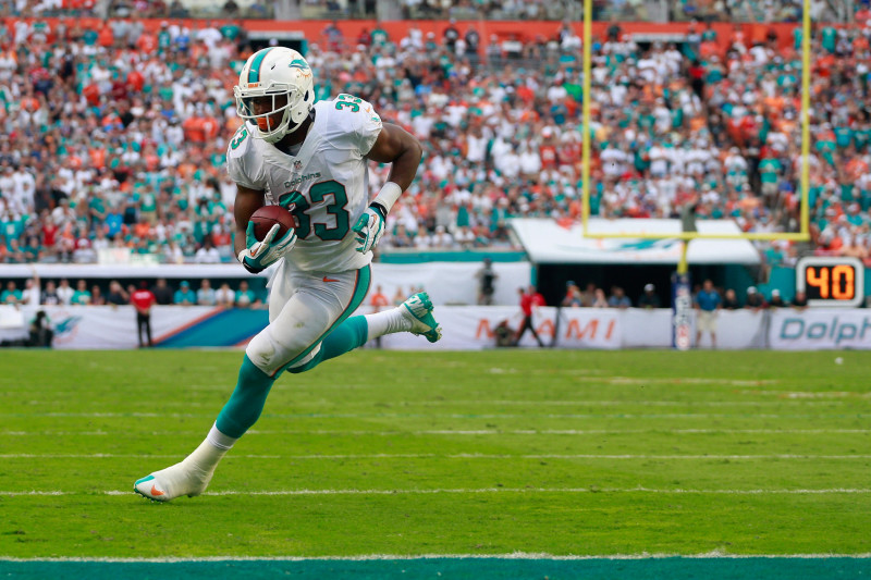 A Phinsider Play Breakdown: Reggie Bush's 35-Yard Run against the New York  Giants - The Phinsider