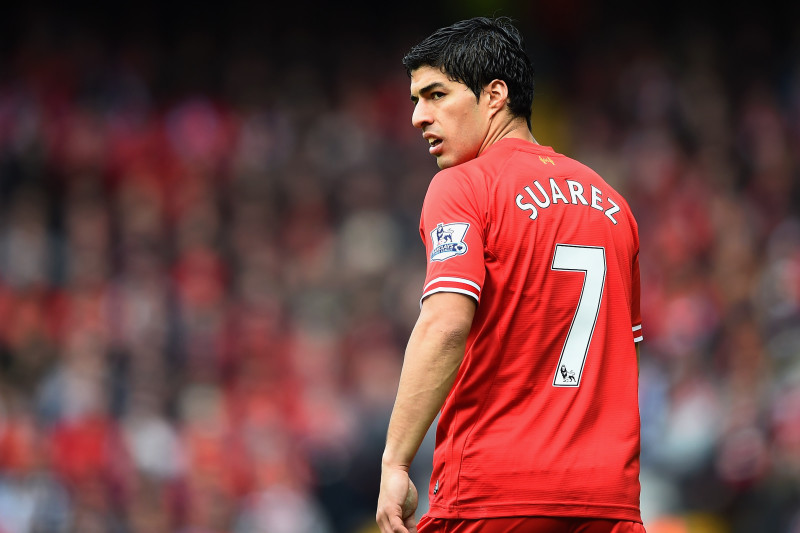 After three months of exile, Luis Suarez back in Uruguay jersey